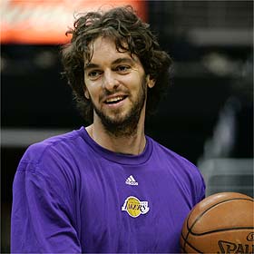 Pau Gasol, presentado como jugador de los Lakers
